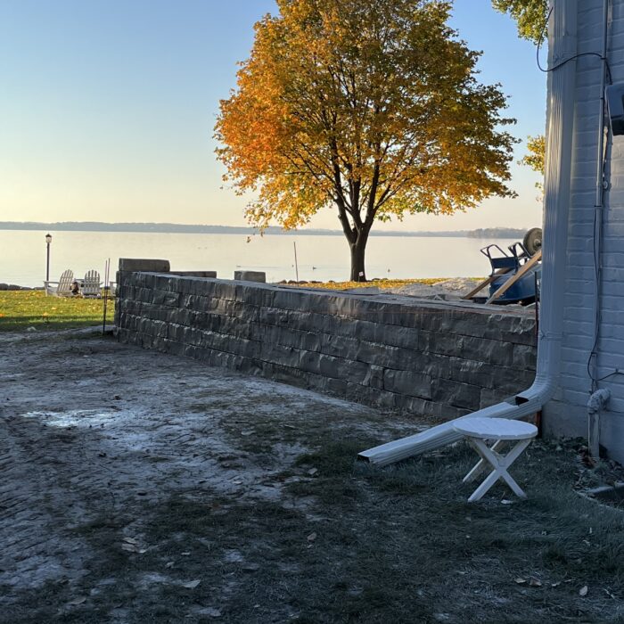 Commercial & Residential Retaining Walls